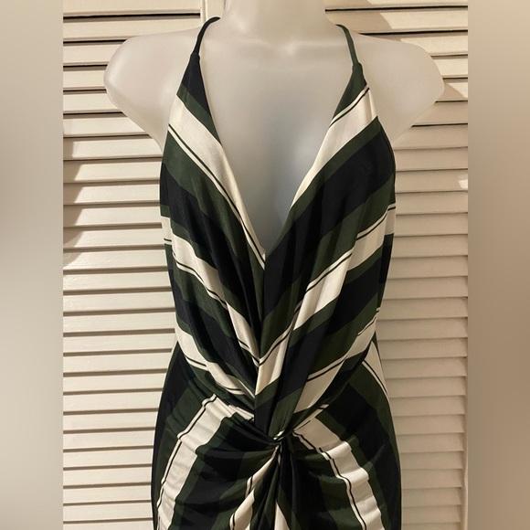 Revamped Black and White Backless Dress - Picture 2 of 5